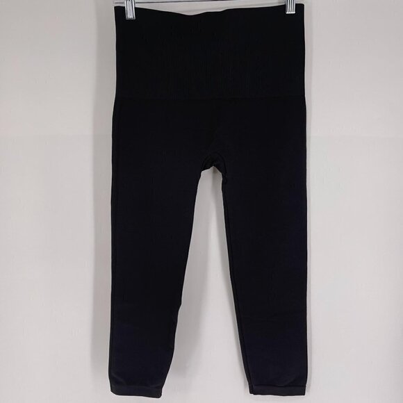 Spanx Size 1X Black Look At Me Now Crop Seamless Leggings - Picture 3 of 3